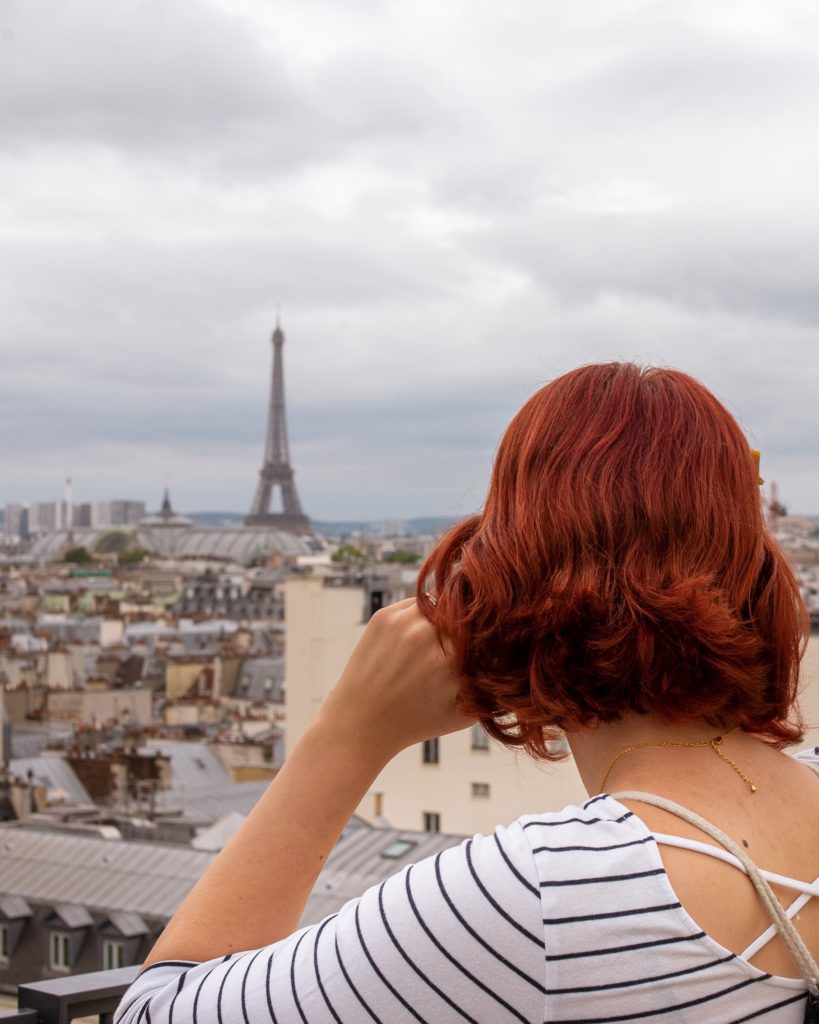 woman-paris-panorama