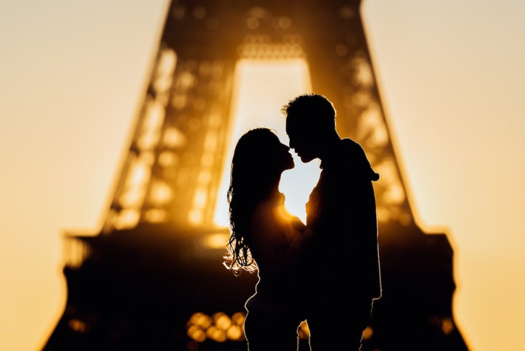 couple in front of the Eiffel tower